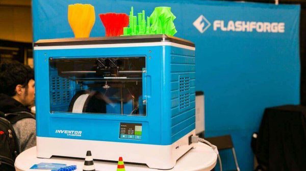 Imprimanta 3D FLASHFORGE Inventor 4