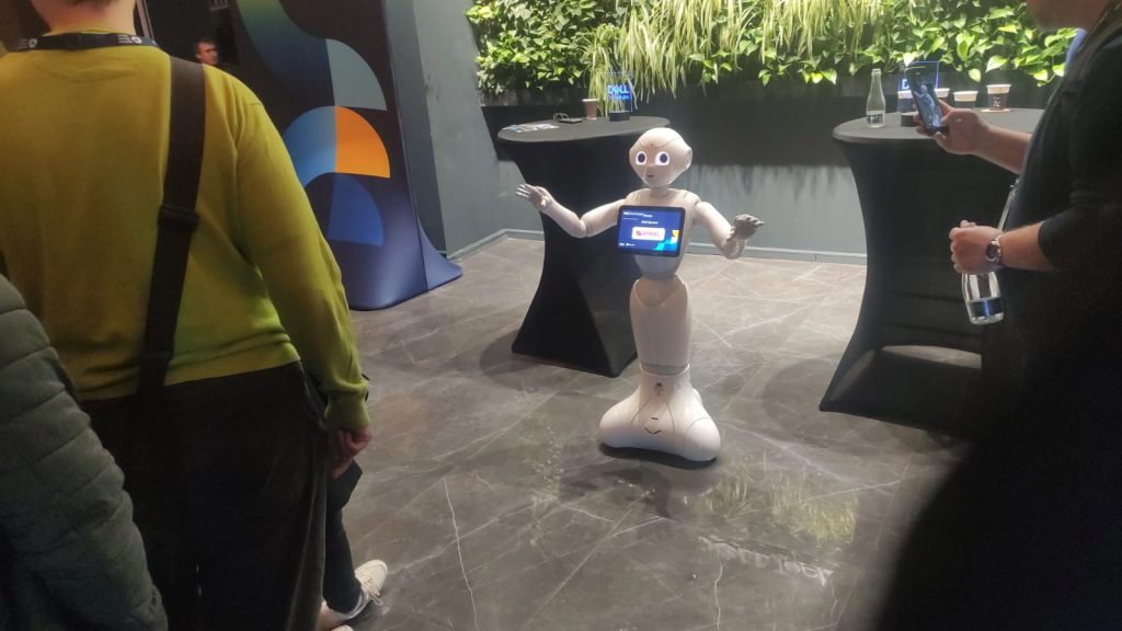 Pepper robot la DELL