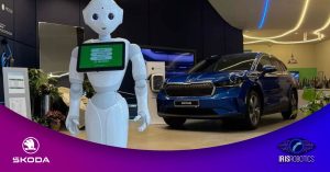 Robotul Pepper –  gazda perfectă la lansarea primului SUV electric ENYAQ iV